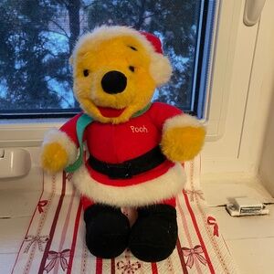 Vintage 1995 Winnie the Pooh 🎅🐻🍯Christmas plush